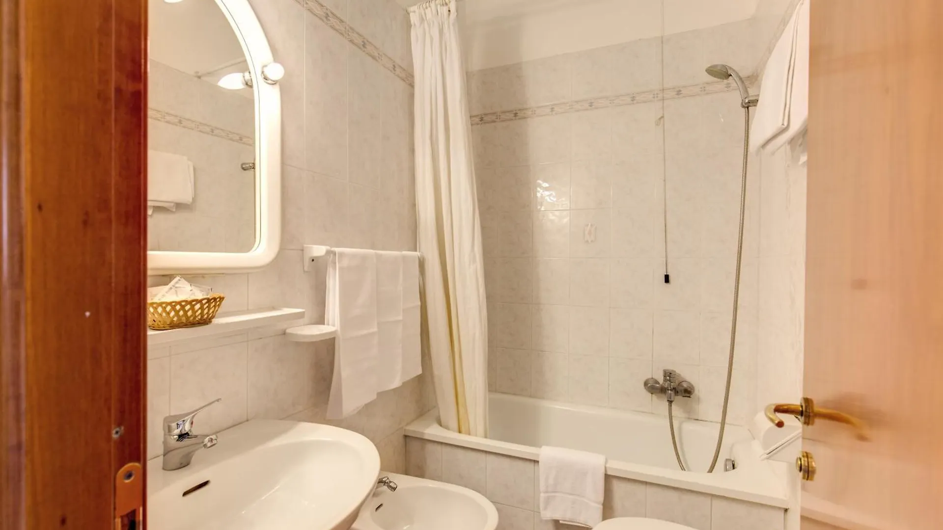 ***  Hotel Contilia Rome Italy